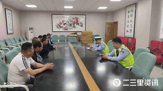 網(wǎng)友微博舉報(bào)西安一校車逆行!司機(jī)被處罰,涉事幼兒園被約談 網(wǎng)友微博舉報(bào)西安一校車逆行!司機(jī)被處罰,涉事幼兒園被約談