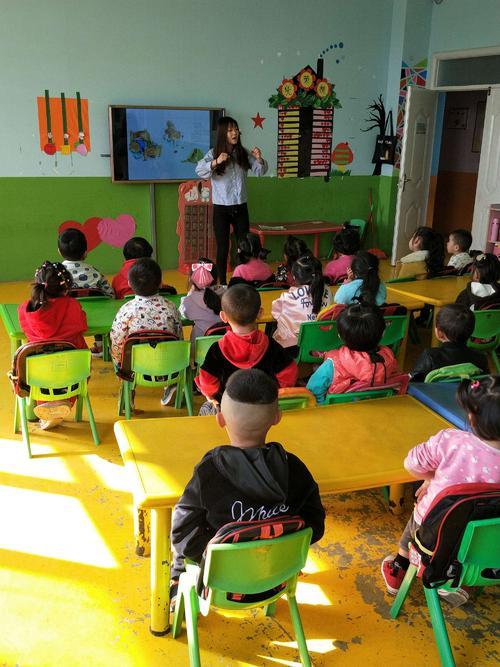 “校車”接送上下學孩子，被罰款10200元，家長：沒有更好的校車