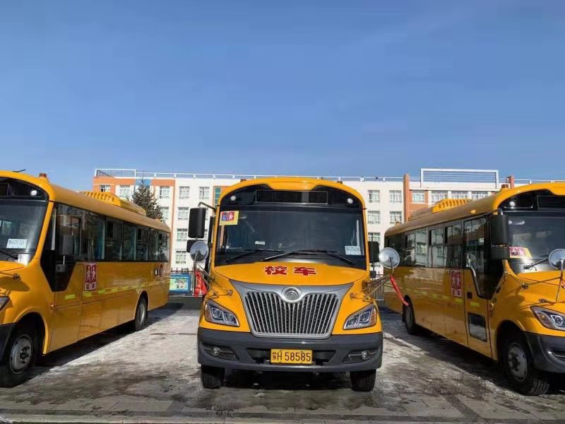 內蒙古錫林浩特：12條定制專線開通，這些小學、幼兒園校車“上崗”了