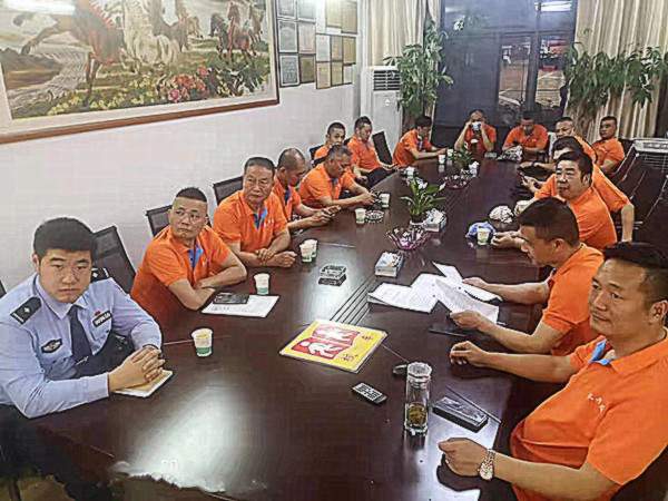 湖北:關(guān)注校車安全,鄂州大興校車一直在行動(dòng) 湖北:關(guān)注校車安全,鄂州大興校車一直在行動(dòng)