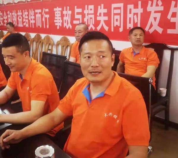 湖北:關(guān)注校車安全,鄂州大興校車一直在行動(dòng) 湖北:關(guān)注校車安全,鄂州大興校車一直在行動(dòng)