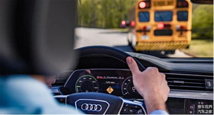 校車伸出停車臂,保證孩子安全,奧迪與高通合作V2X技術 校車伸出停車臂,保證孩子安全,奧迪與高通合作V2X技術
