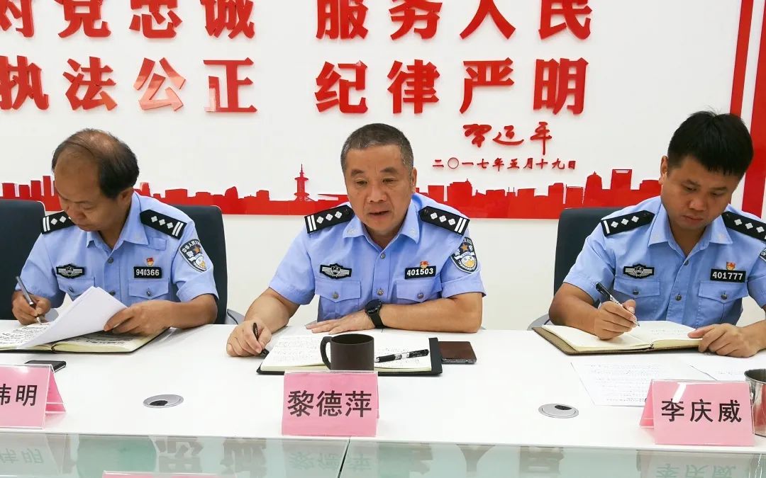 藤縣交警化身“醫生”為校車“體檢”，讓車輛“健康上路”