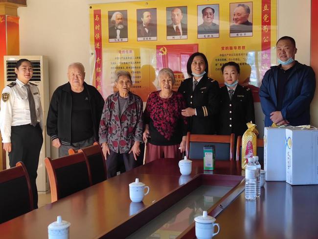 弘揚孝道!交運溫馨校車多點開花迎重陽節 弘揚孝道!交運溫馨校車多點開花迎重陽節