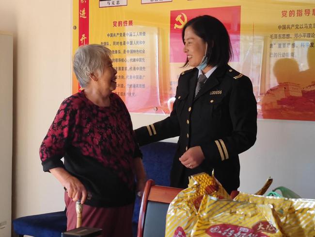 弘揚孝道!交運溫馨校車多點開花迎重陽節 弘揚孝道!交運溫馨校車多點開花迎重陽節