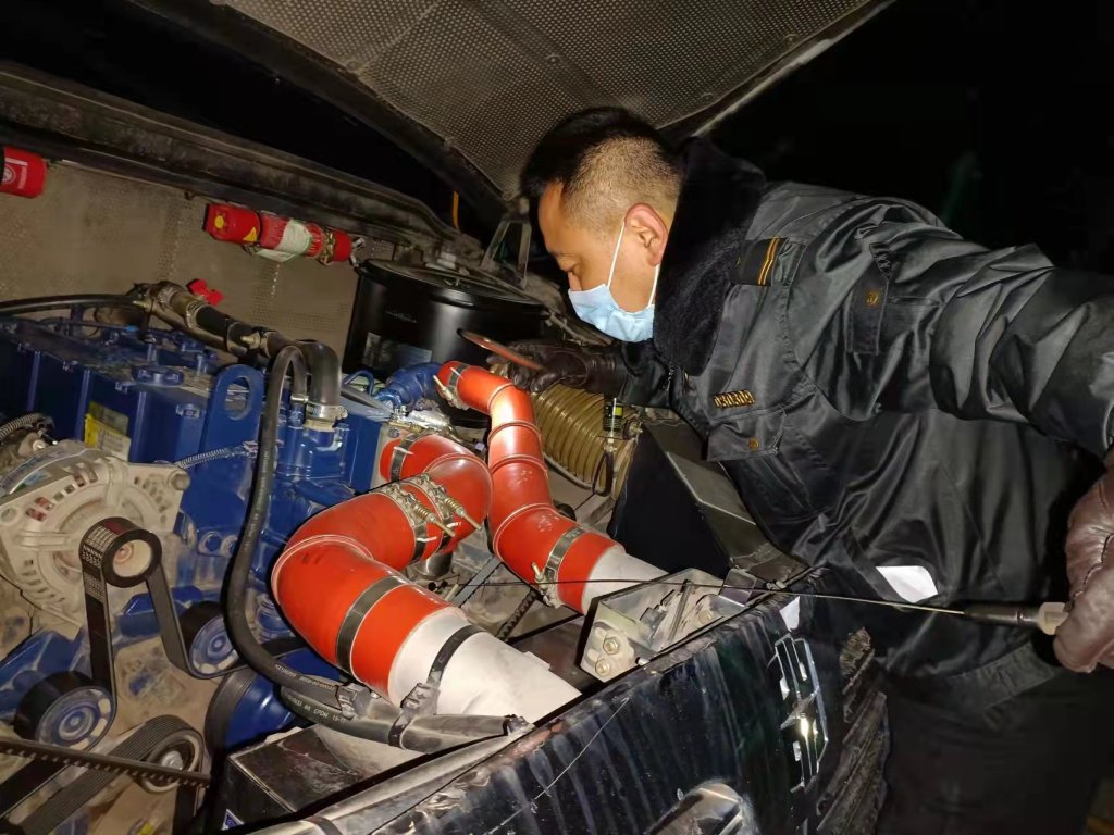 讓孩子們溫暖乘車!青島2000余輛溫馨校車全面開暖風 讓孩子們溫暖乘車!青島2000余輛溫馨校車全面開暖風