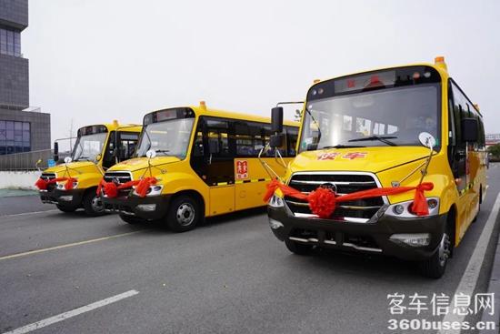 備戰新學期,70輛安凱校車踏春出發! 2.jpg