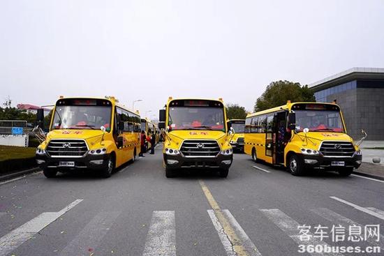 備戰新學期,70輛安凱校車踏春出發! 4.jpg