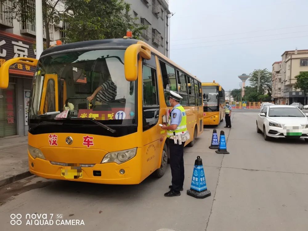 嚴(yán)把關(guān),護(hù)平安!強(qiáng)化校車安全檢查 嚴(yán)把關(guān),護(hù)平安!強(qiáng)化校車安全檢查