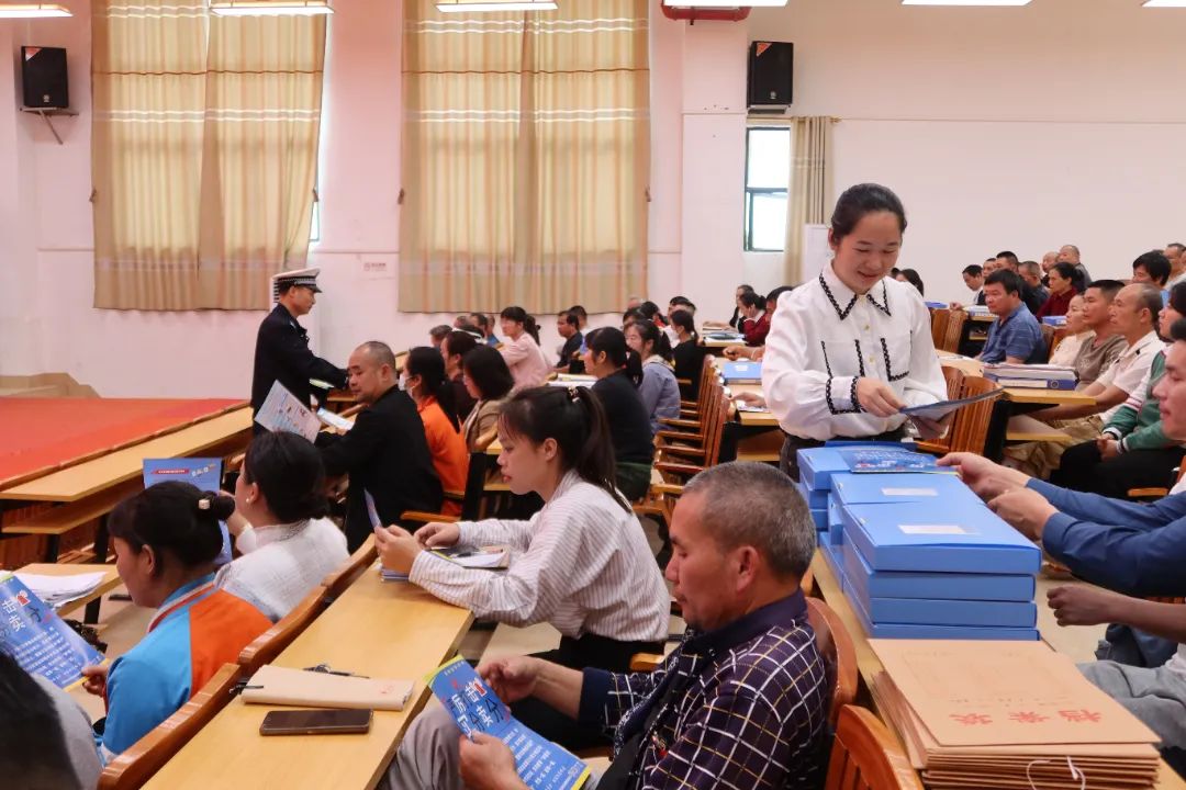 多部門聯合開展校車安全檢查 為學生筑牢安全防線 圖片