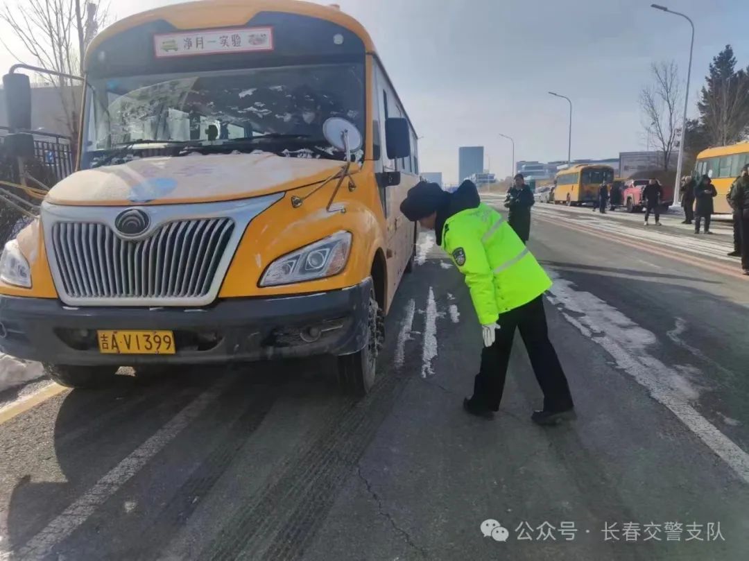 校車“大體檢”,全省交警組織開展校車安全隱患排查整治 | 重磅行動 圖片
