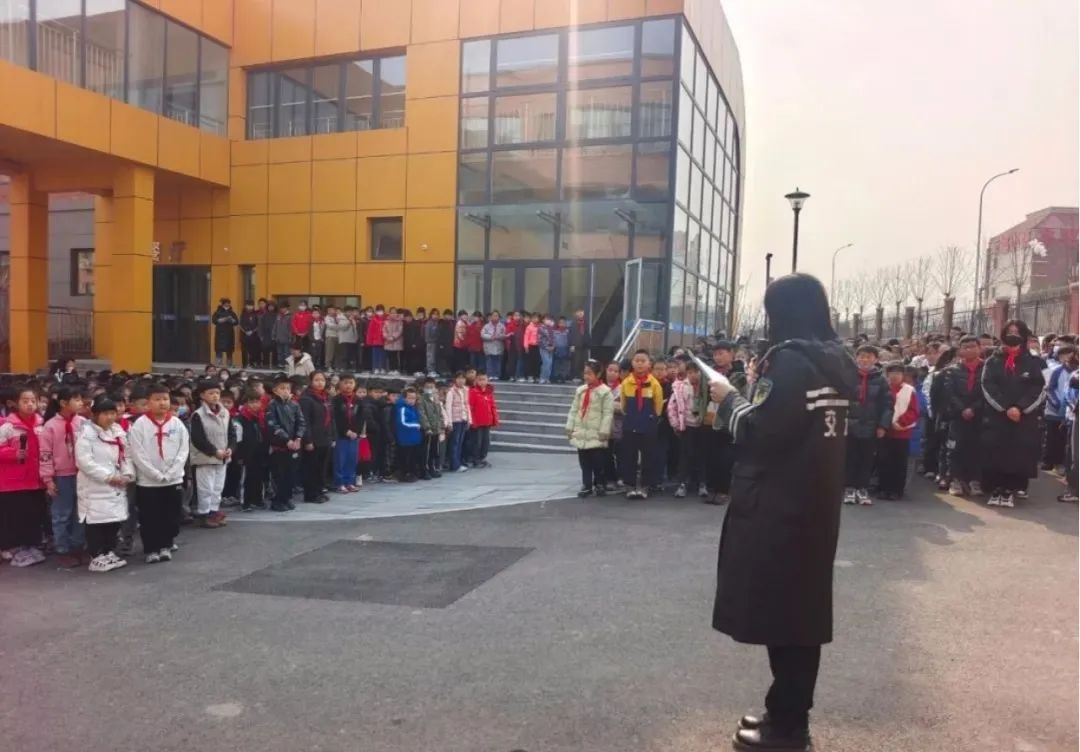 全環境立德樹人|“演練不松懈 安全伴我行”校車應急逃生演練活動 圖片