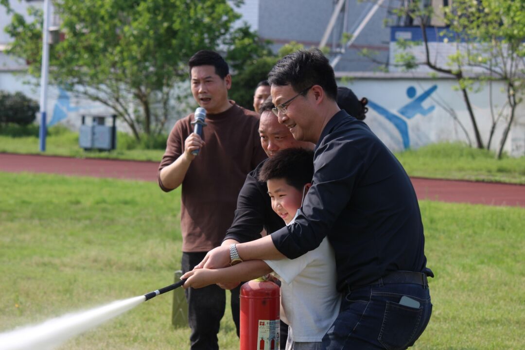 嵊州長運：守護未來，長運校車安全演練