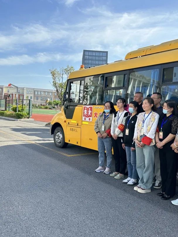 平安乘車 安全“童”行——校車安全應急演練活動 平安乘車 安全“童”行——校車安全應急演練活動