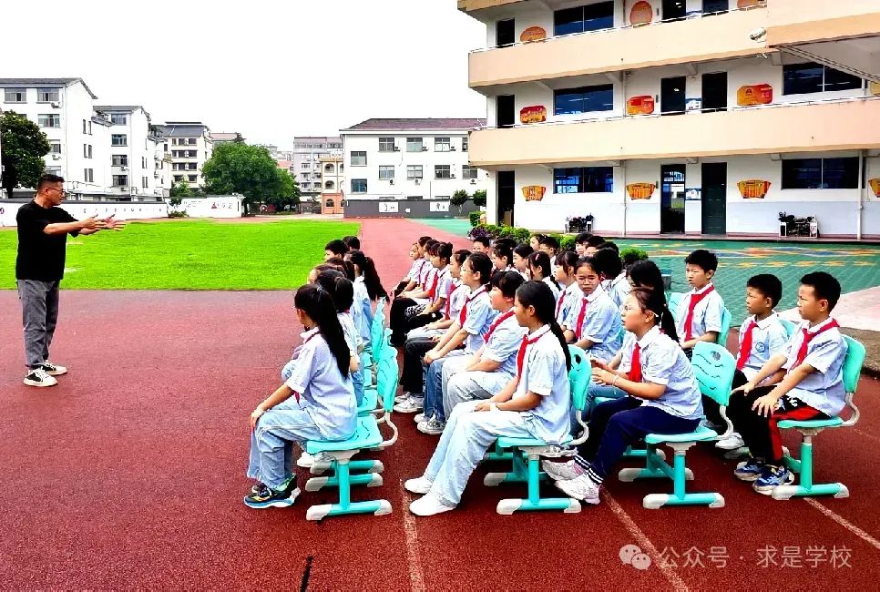 校車安全 警鐘長鳴 圖片