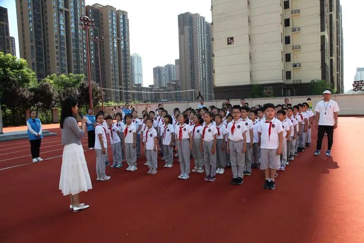 “校車應急演練 筑牢安全防線” 校車安全應急演練紀實 圖片