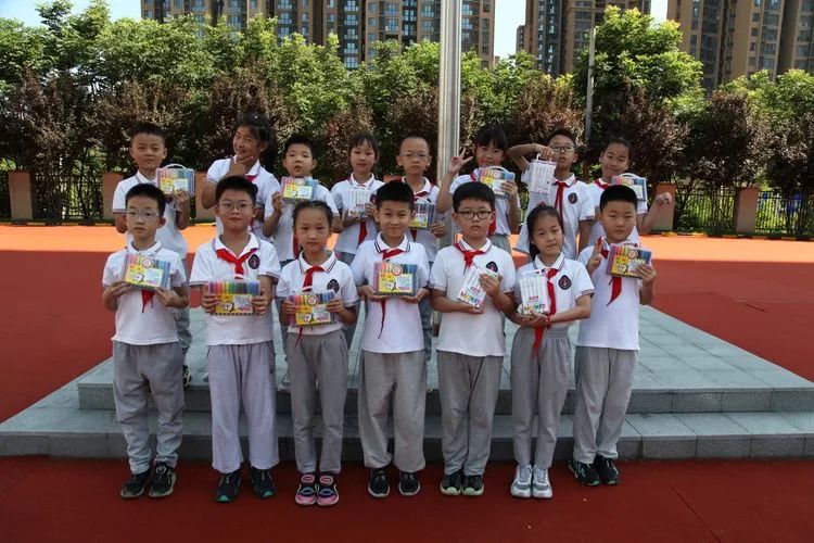 “校車應急演練 筑牢安全防線” 校車安全應急演練紀實 圖片