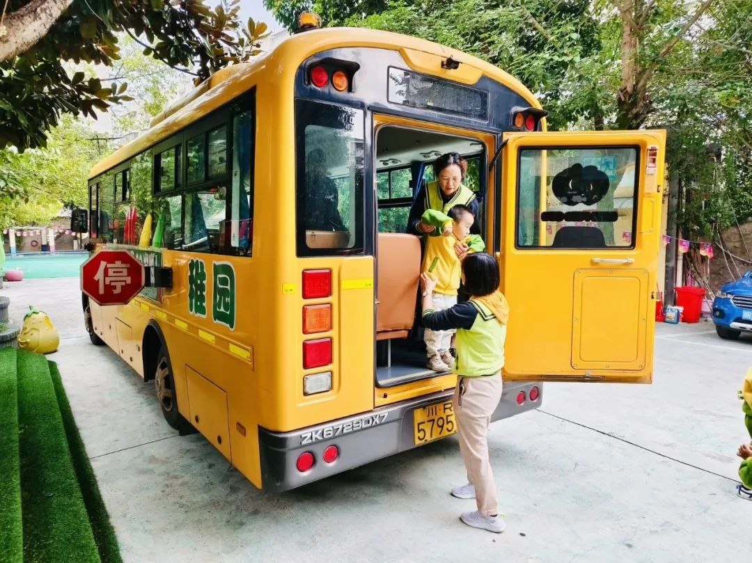 青蘋果幼稚園校車安全疏散演練/ 青蘋果幼稚園校車安全疏散演練