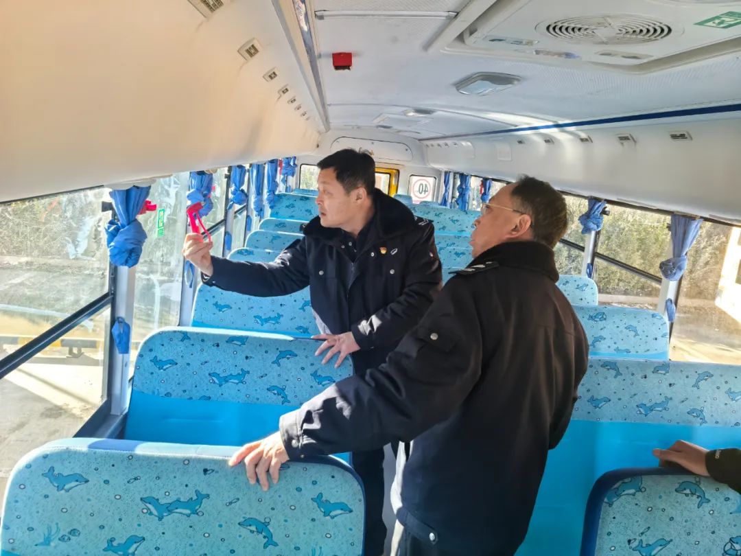 巴士快運公司開展寒假校車專項檢查 為新學期奠定安全基礎 圖片