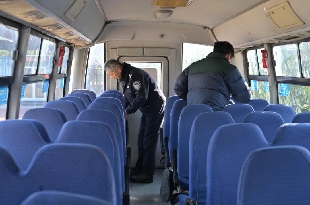 開學在即,姑蘇交警開展校車安全檢查 開學在即,姑蘇交警開展校車安全檢查
