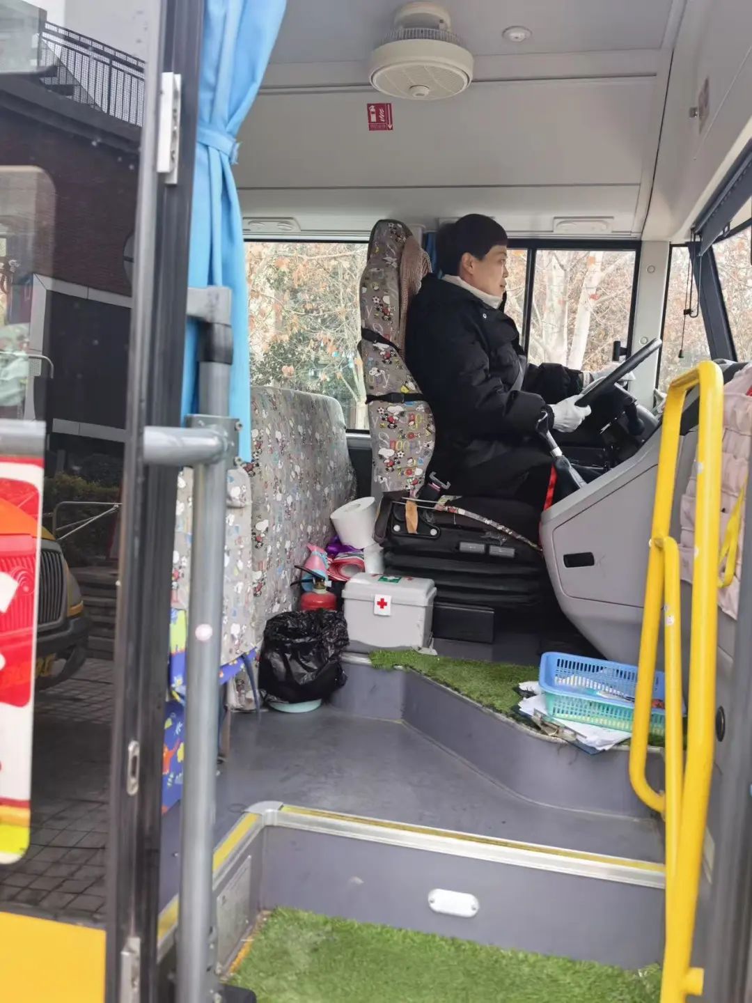 安全“童”行,伴我成長——鄭州市金水區(qū)清水苑幼兒園校車突發(fā)事故模擬應急演練 安全“童”行,伴我成長——鄭州市金水區(qū)清水苑幼兒園校車突發(fā)事故模擬應急演練