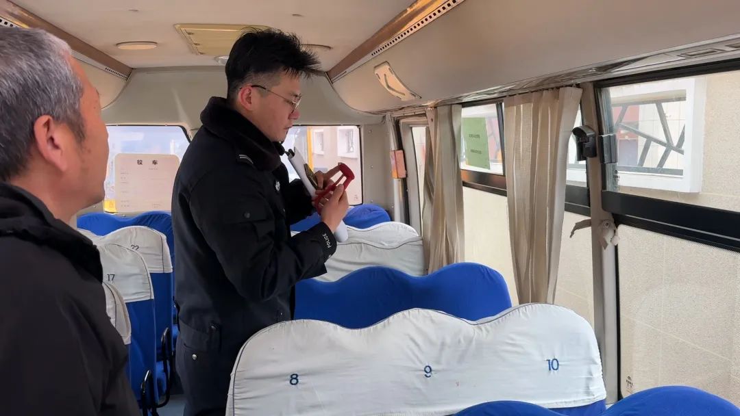 豫筑平安丨聚焦校車安全防線 護航學生乘車路 豫筑平安丨聚焦校車安全防線 護航學生乘車路