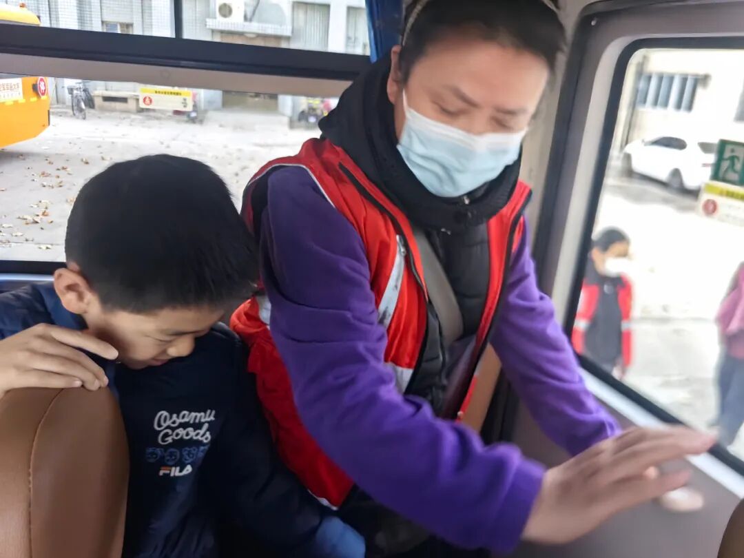 筑牢校車安全線 平安守護(hù)每一程