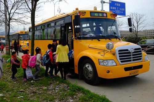 摸石頭過河 海格助力校車發(fā)展打造麗汽新品牌