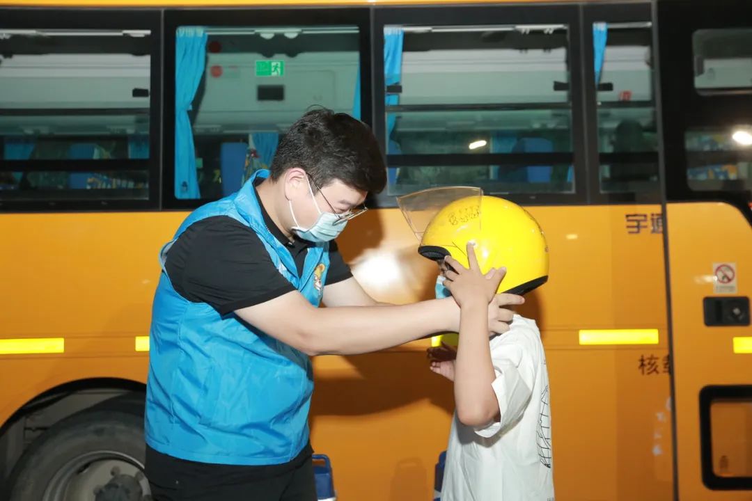 影響600+萬人，99公益日宇通用愛心守護孩子平安路途！