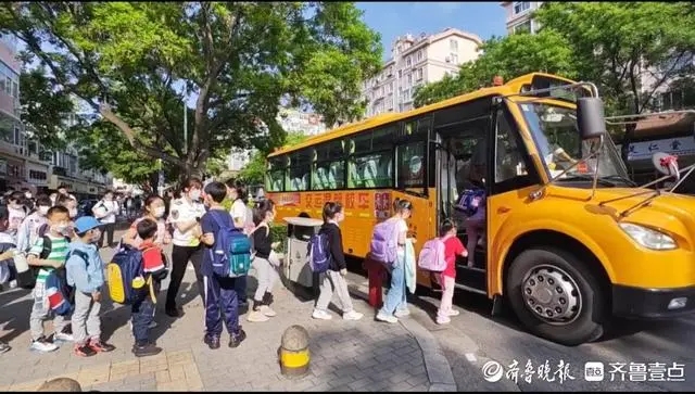 日照銀行青島分行：一路“童”行，流動課堂進校車