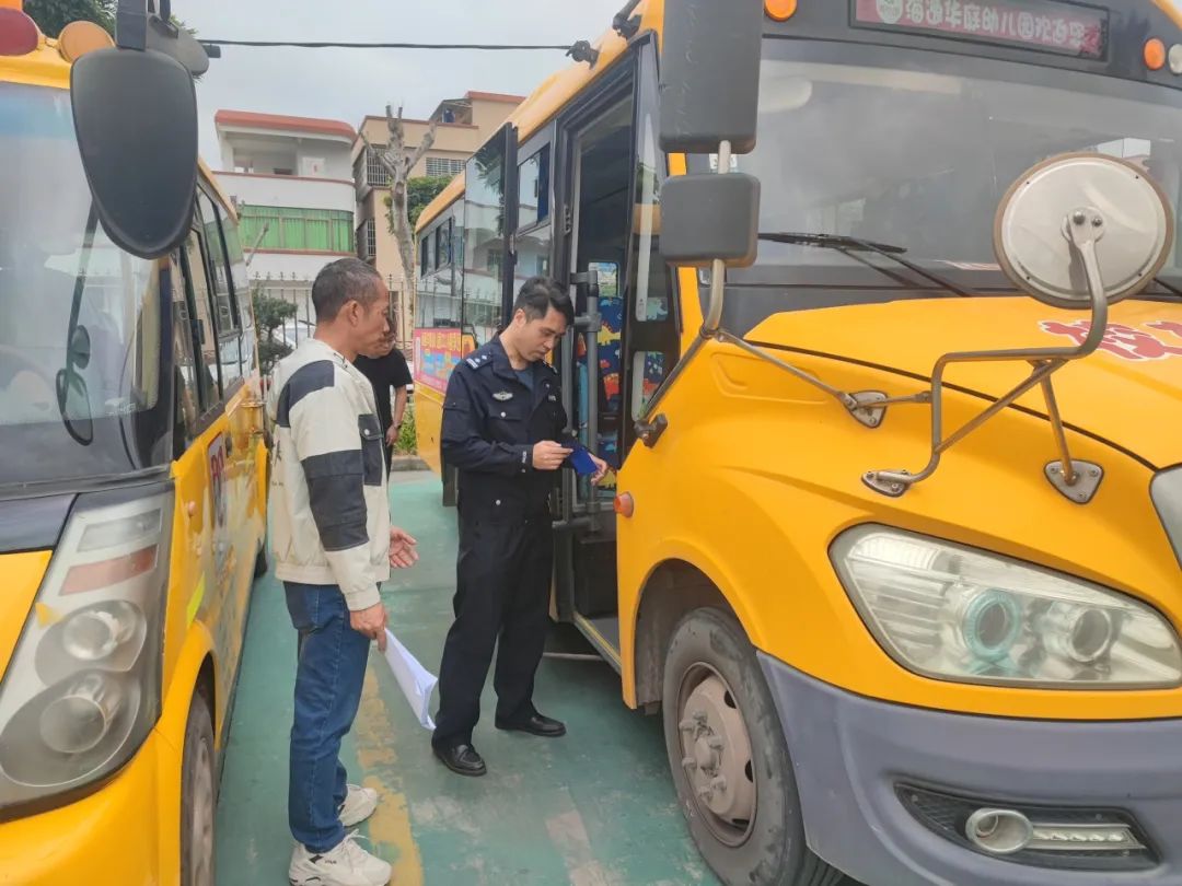 護航“神獸歸籠”,交警給全市校車來了一次“大體檢” 圖片