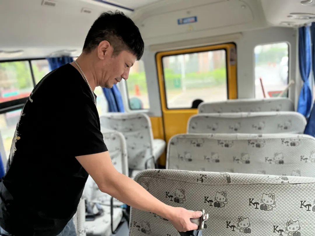 平安乘車,安全“童”行校車應急疏散演練 圖片