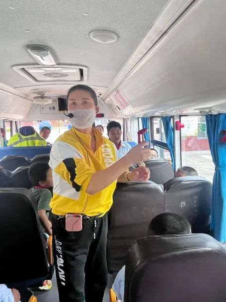 平安乘車 安全“童”行——白廟小學開展校車安全教育系列活動