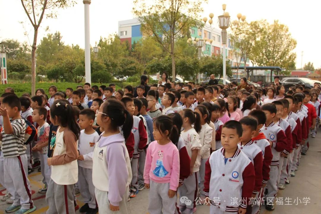 開展校車演練 筑牢安全防線--福生小學開展校車應急演練 圖片