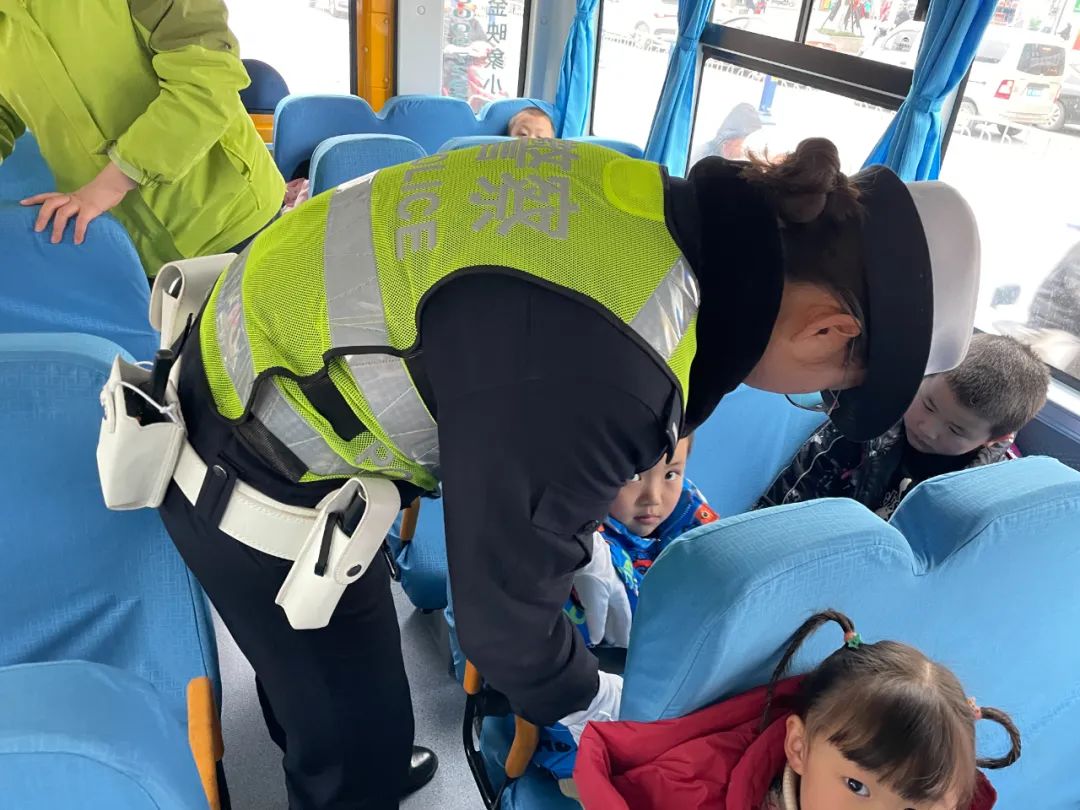 開學季丨護航平安上學路 校車檢查“第一步” 圖片