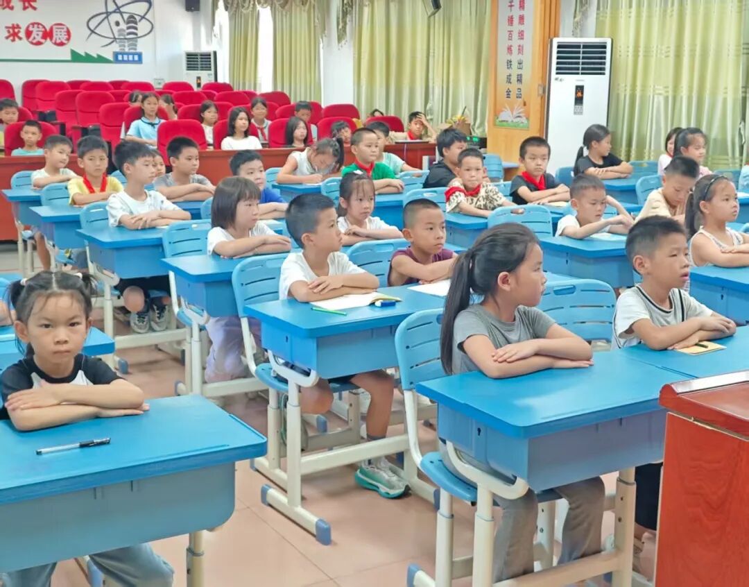 校車安全筑防線，平安上學(xué)暖心間