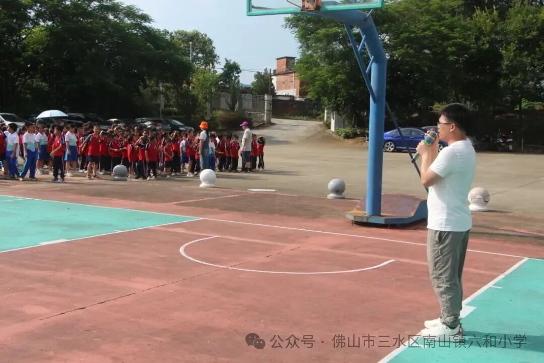 快樂乘車，安全同行——南山鎮六和小學2025—2026學年校車消防逃生演練