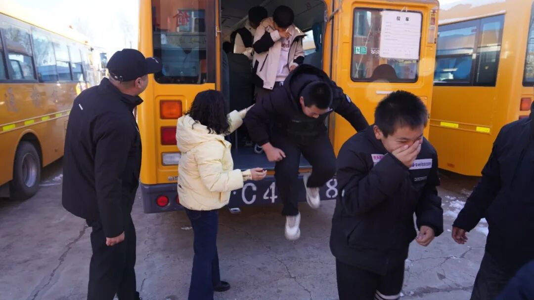 【通榆政法進行時】通榆縣公安局交通管理大隊——開展校車消防安全應急培訓演練活動 圖片