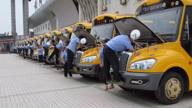 安運校車大檢查，為學生開學做準備