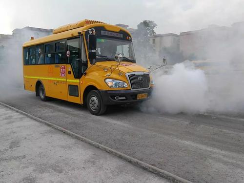校車安全教育和逃生演練