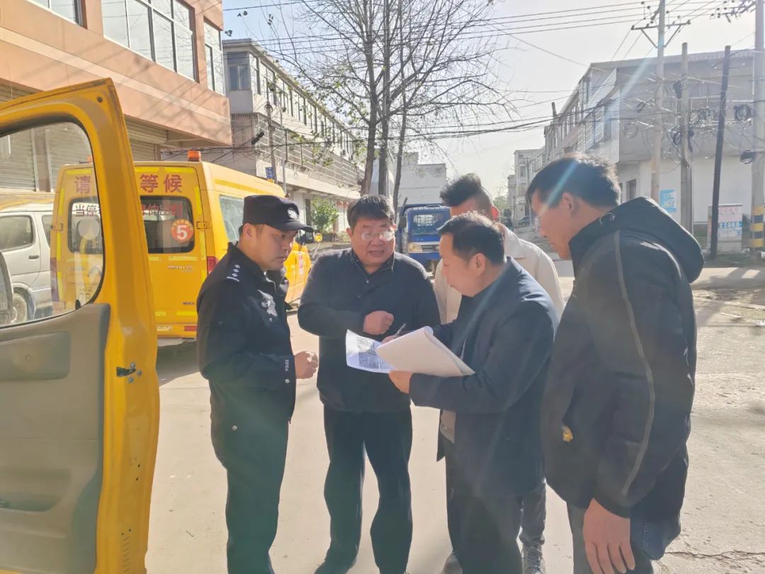 為愛護航 平安校車伴我行——許堂鄉(xiāng)開展2023年冬季校車安全專項檢查 圖片
