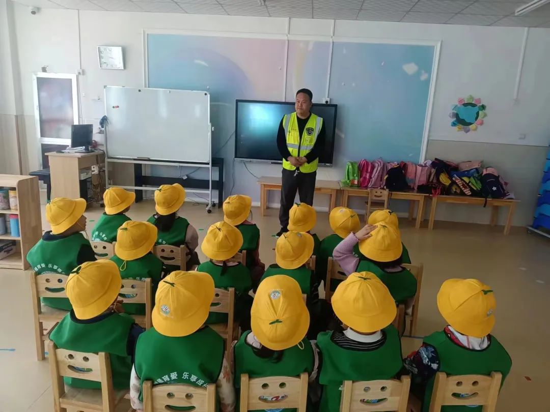 生命至高無(wú)上,安全責(zé)任為天 唐縣浩正公司校車安全演練 圖片