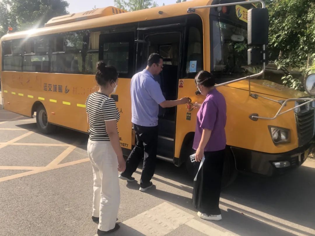 冠縣東古城鎮聯合校各校開展校車安全排查專項活動