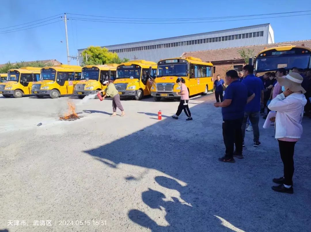 以演筑防，安全“童”行丨凱際校車開啟消防交通預案應急演練