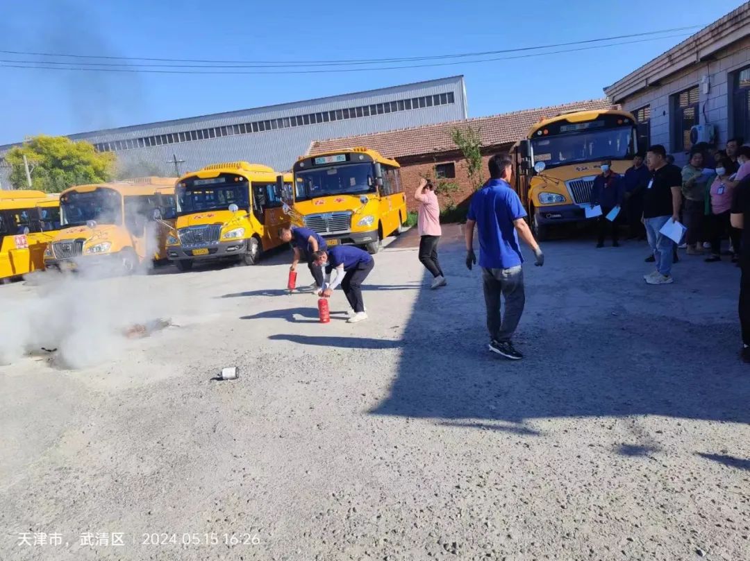 以演筑防，安全“童”行丨凱際校車開啟消防交通預案應急演練