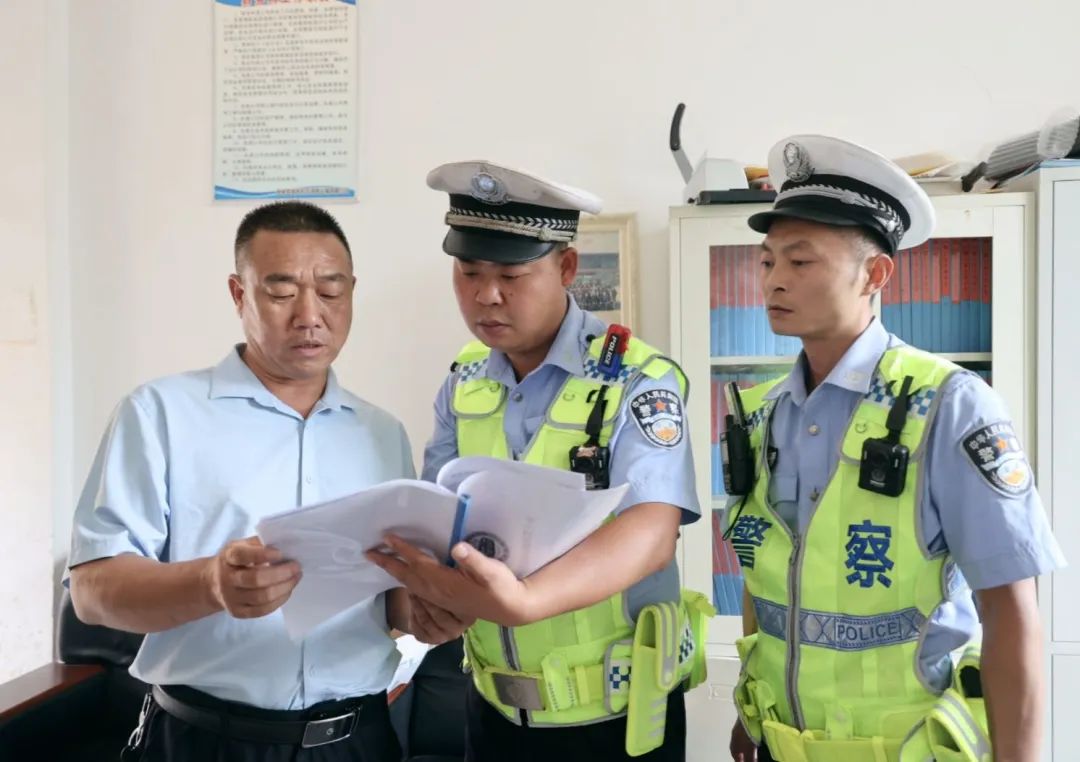 通城225輛校車接受暑期“體檢” 圖片