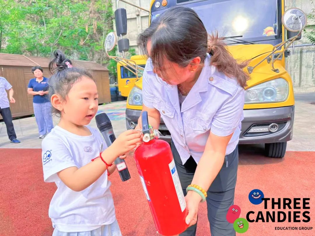 【校園安全】安全乘校車，平安伴我行——三顆糖御景新苑幼兒園校車安全應急演練