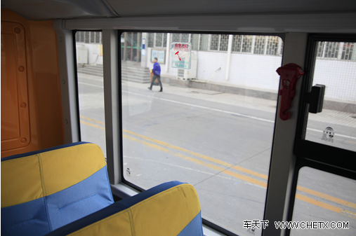 孩子安全大過天 深入體驗宇通“小飛俠”校車