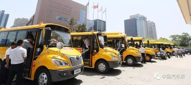 從快速崛起到大幅萎縮，校車要怎樣重回好時光？