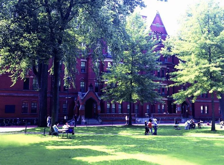 美國校車故事-究竟是誰高“車”一等?